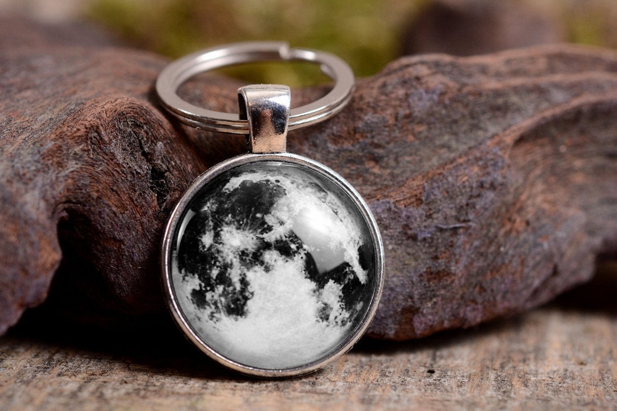 Full Moon Keychain, Handmade Gift, Gift for Men, Boyfriend Gift, Moon Jewelry, Moon Keyring, Husband Gift, Gift for Women, Girlfriend, C.1