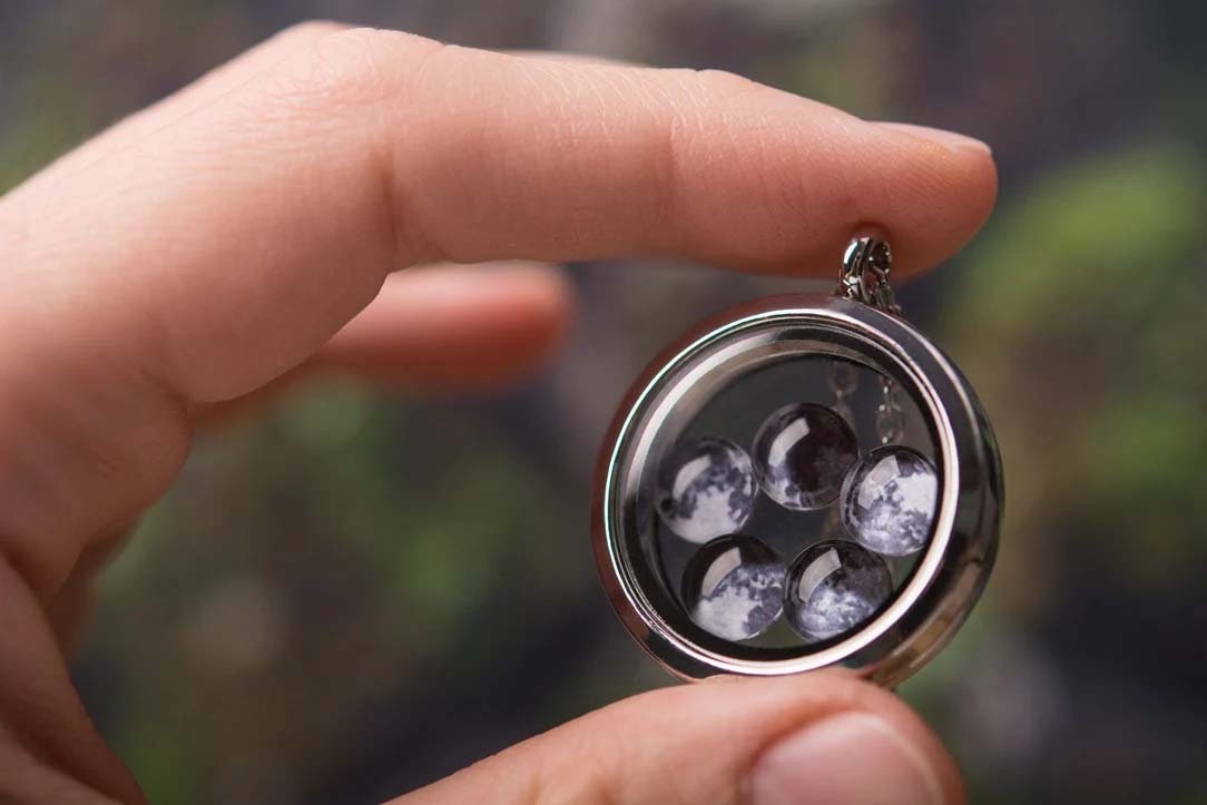 Custom Moon Phase Necklace Locket, Mother's Day Gift For Mom, Anniversary Birthday Gift For Women, Personalized Gift For Her, Wife, KP.9