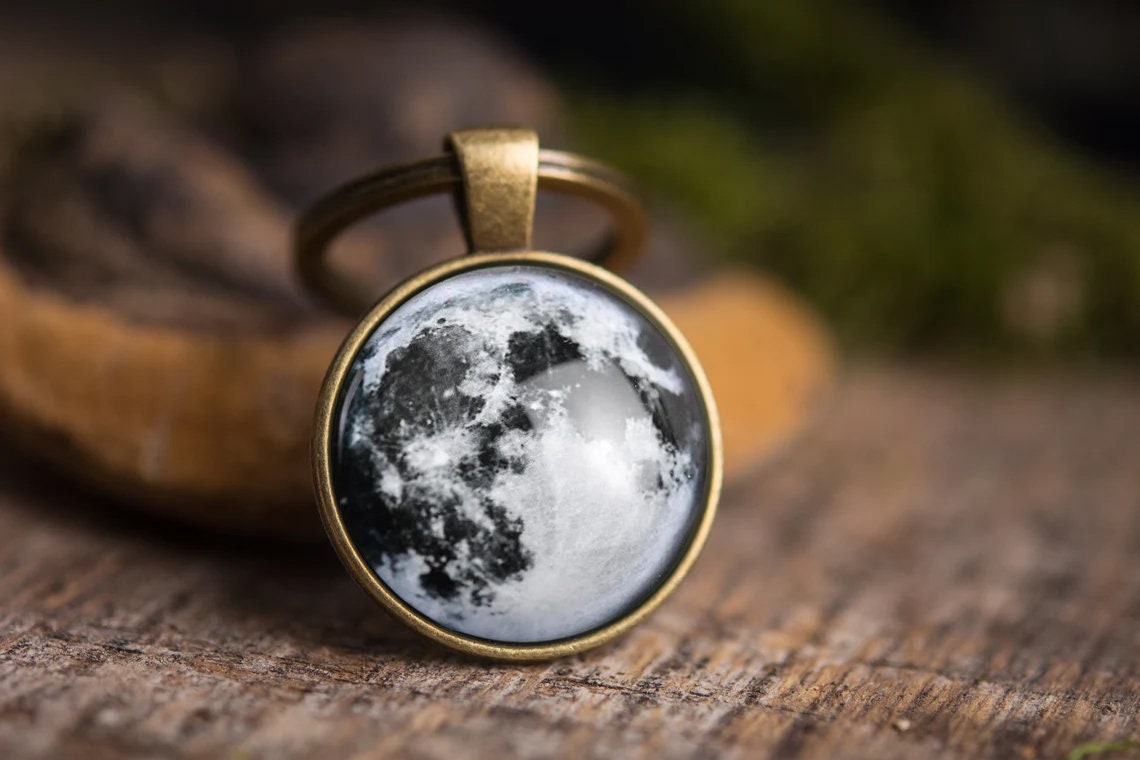 Full Moon Keychain, Handmade Gift, Gift for Men, Boyfriend Gift, Moon Jewelry, Moon Keyring, Husband Gift, Gift for Women, Girlfriend, C.1