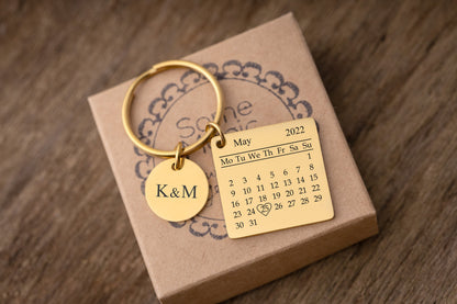 Personalized Calendar Keychain Date Keyring Gift Wedding Day Gift Special Date Gift Personalised Keyring Weddings Gift Anniversary Gift, C.2