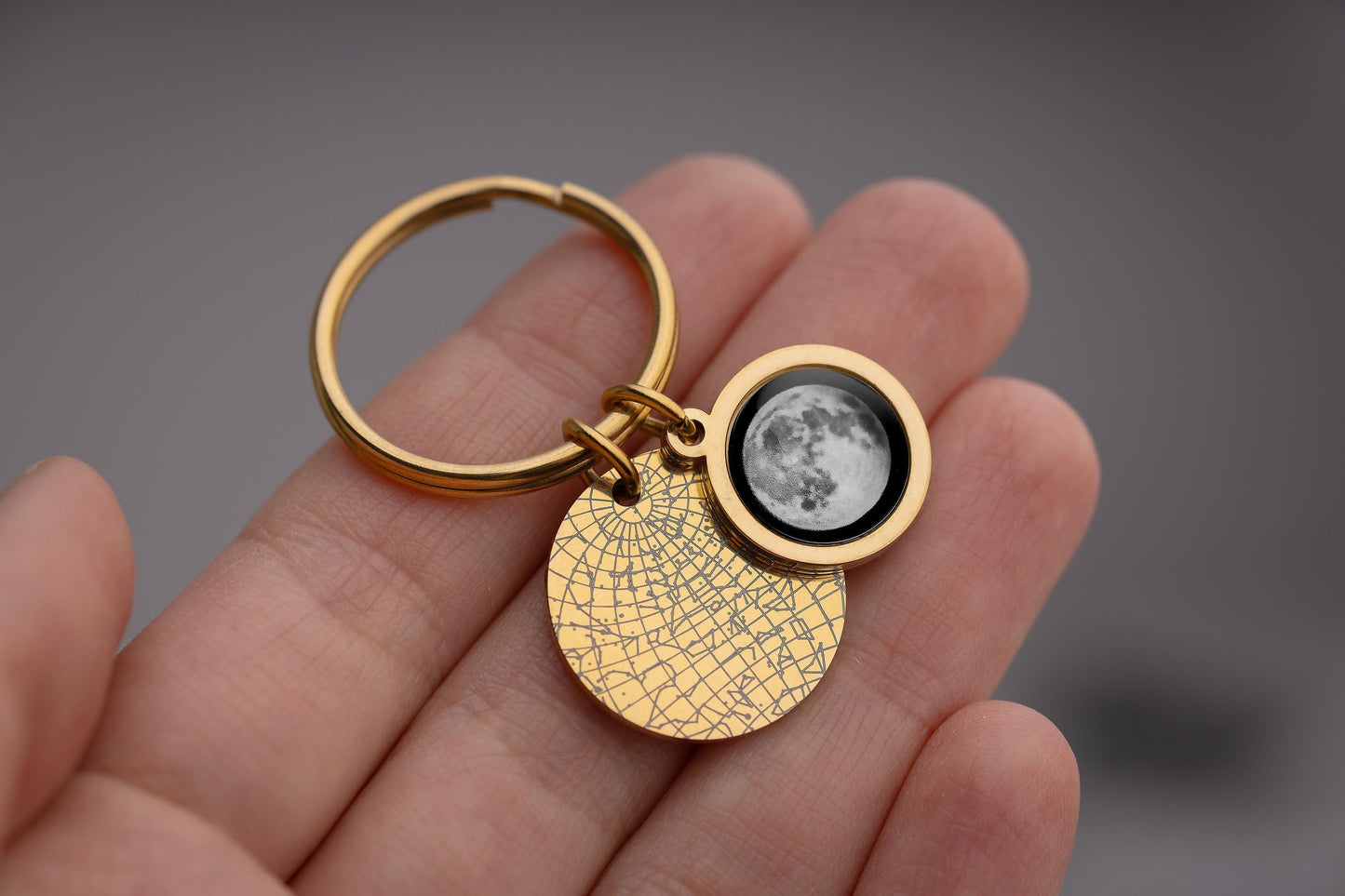 Star Map and Moon Phase Keychain, Personalized Gift for Him, Custom Star Map by Date, Birthday Gift for Men, Engraved Night Sky Keyring RP.1