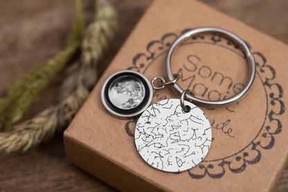 Star Map and Moon Phase Keychain, Personalized Gift for Him, Custom Star Map by Date, Birthday Gift for Men, Engraved Night Sky Keyring RP.1