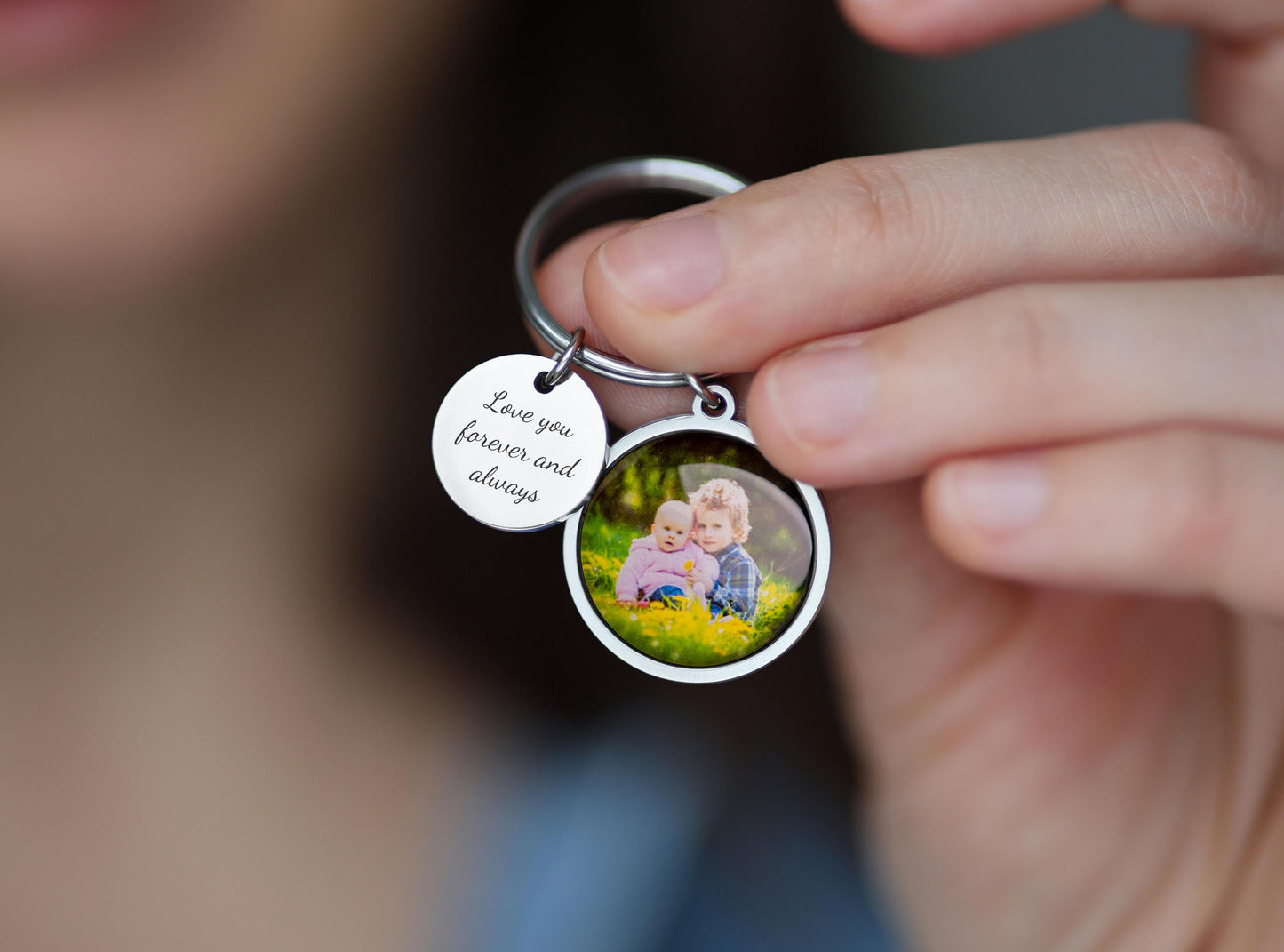 Custom Keychain with Your Photo and Engraving – Personalized Birthday Gift for Mom, Dad, Grandma or Grandpa | Keyring Custom Picture, C.1
