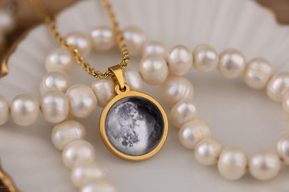 Custom Moon Phase Necklace with Twisted Chain, Birthday Gift for Mom, Personalized Jewelry Gift for Women, Anniversary Gift for Her, RP.1