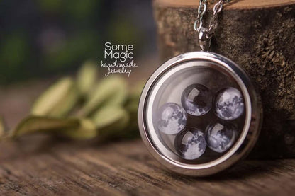 Custom Moon Phase Locket Necklace - Floating Transparent Pendant with 1–5 Moons, Personalized Lunar Jewelry Birthday Gift for Mom, KP.9