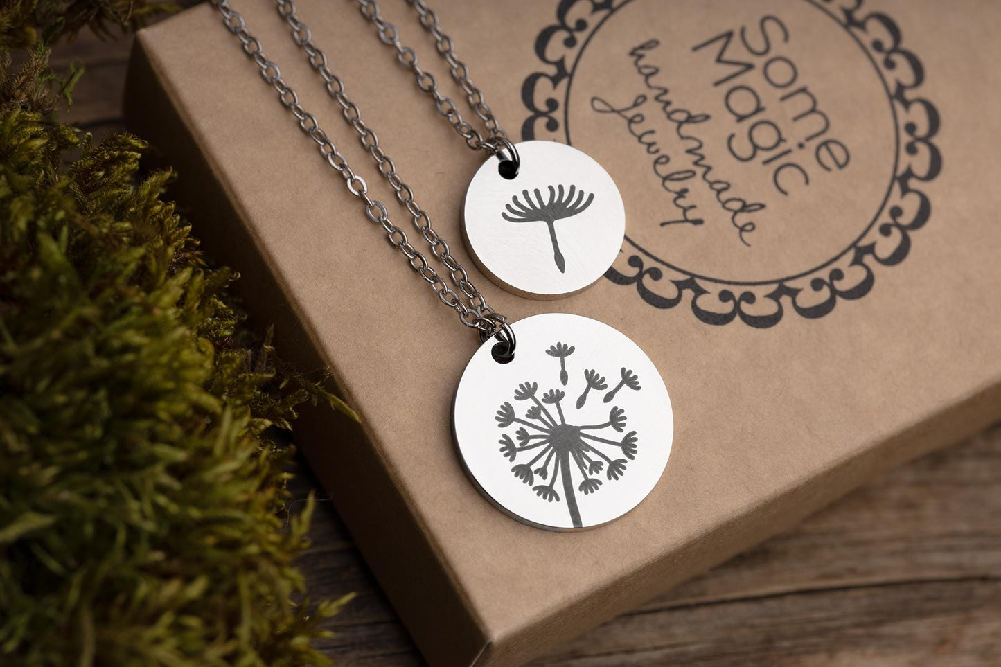 Mother and 2 Daughters Dandelion & Seed Necklace Set on Gift Card - The Love Between Mother and Daughters is Forever, Birthday Gift, C.102