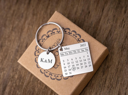 Personalized Calendar Keychain Date Keyring Gift Wedding Day Gift Special Date Gift Personalised Keyring Weddings Gift Anniversary Gift, C.2