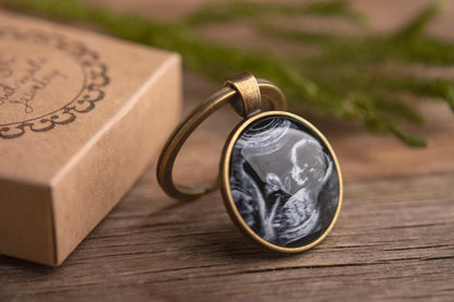 Custom Ultrasound Photo Keychain, Sonogram or Ultrasound Picture Gift, Pregnancy Gift, Expecting Gift, Daddy To Be Gift, Mommy To Be, C.1