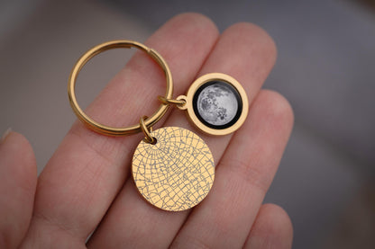 Personalized Birthday Gift for Him, Custom Star Map And Moon Phase Keychain, Night Sky by Date, First Date or Wedding Anniversary Gift, RP.1